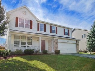 2441 White Barn Rd, Aurora, IL 60502