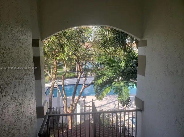 630 S Park Rd #393, Hollywood, FL 33021