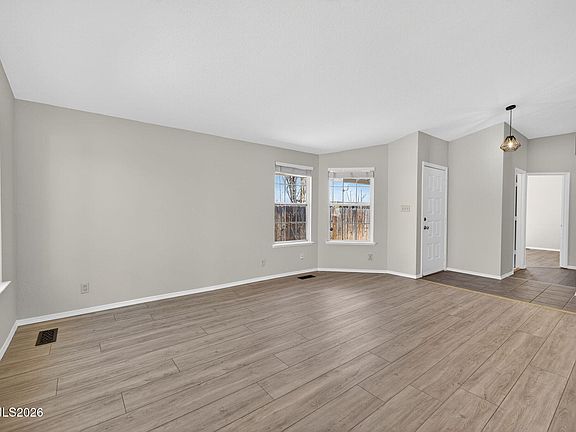 5th image of 6331 Chesterfield Ln