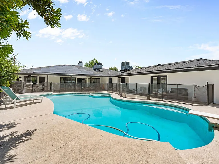 3888 Fremontia Dr — Photo 2