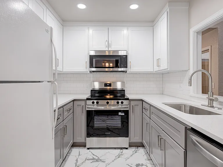 405 Sundance Ln — Photo 4