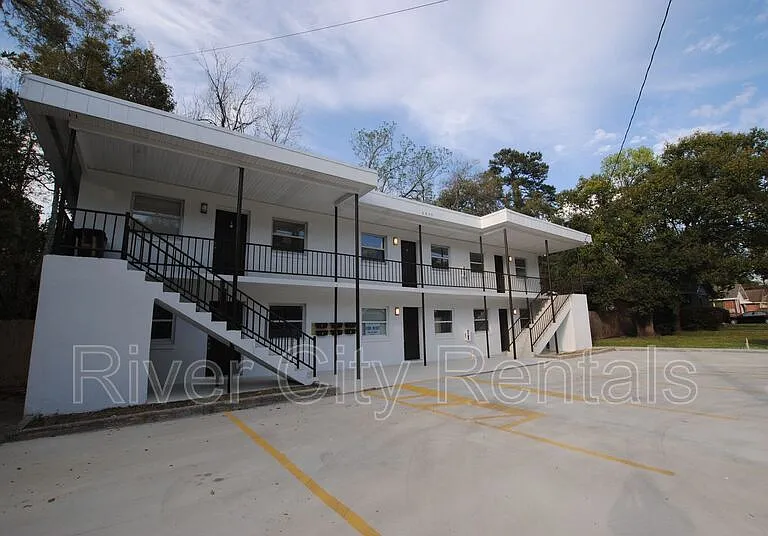 2975 Dellwood Ave #3 — Photo 1