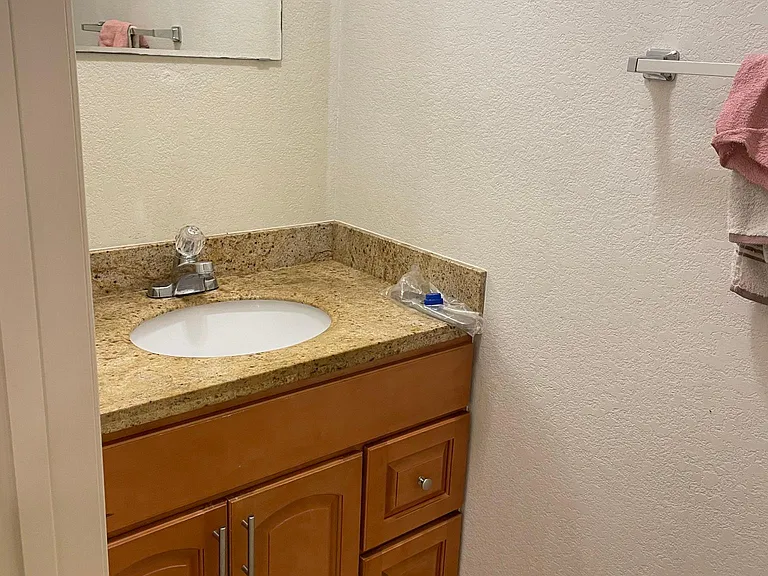 336 S Willard Ave — Photo 2
