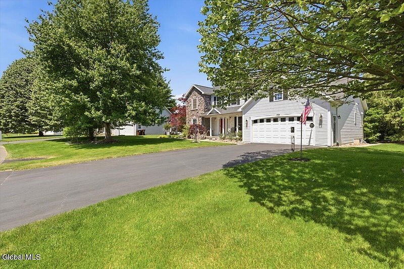 2nd image of 48 Egmont Court