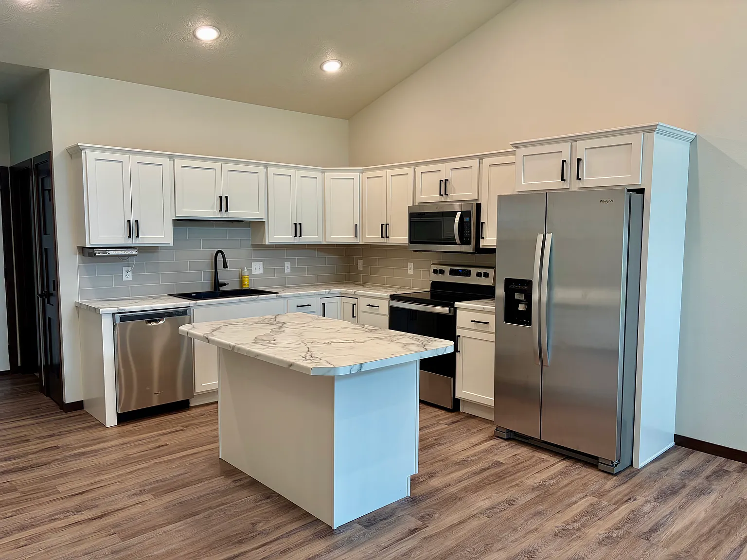 2 bed, 1097 sqft, $2,225 — Photo 3
