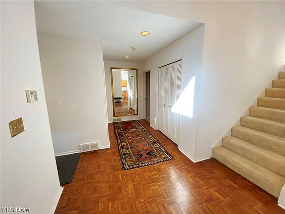4th image of 14 Kenwood Ct