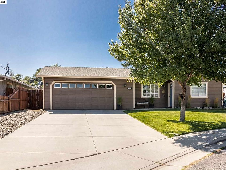 1st image of 15 Emerald Ct