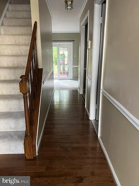 3 bed, 4.0 bath, 2228 sqft, $3,100 — Photo 3