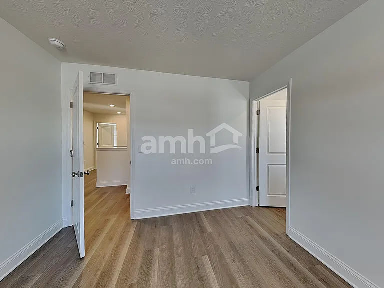 9040 Henley Ave — Photo 18