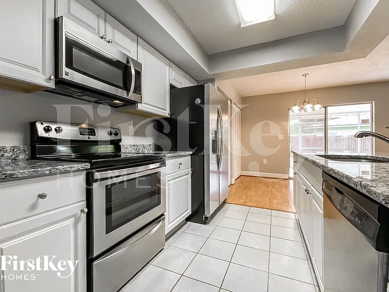 1794 E Groveleaf Ave — Photo 6
