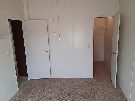 5th image of 8601 Evergreen Ln