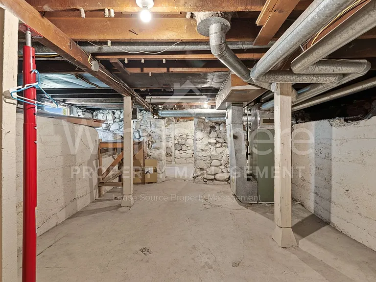 914 E Indiana Ave — Photo 29