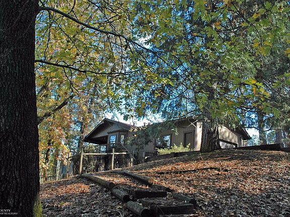 4th image of 15322 Lorie Dr
