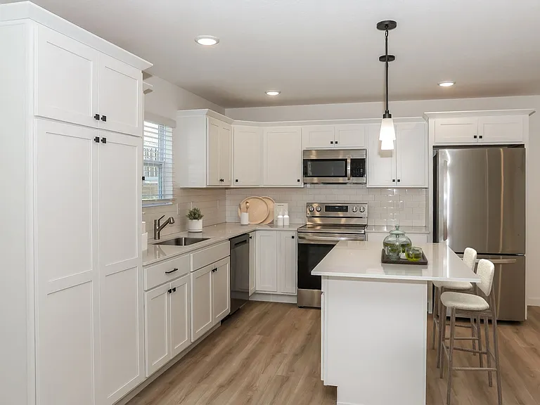 366 N Sherman St — Photo 13