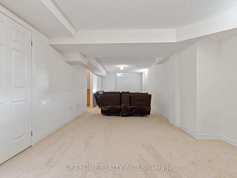1212 Drinkle Cres — Photo 34