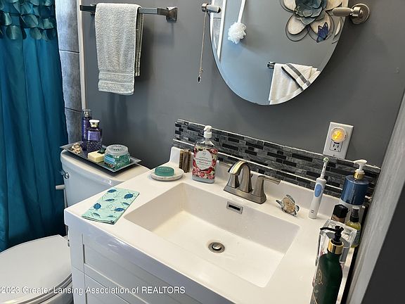 5th image of 4509 Stillwell Ave