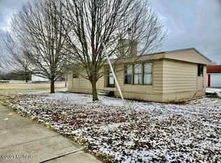 400 S Kalamazoo St, White Pigeon, MI