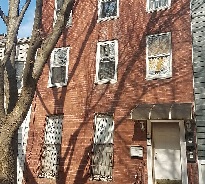 1st image of 21 Irving Pl #1