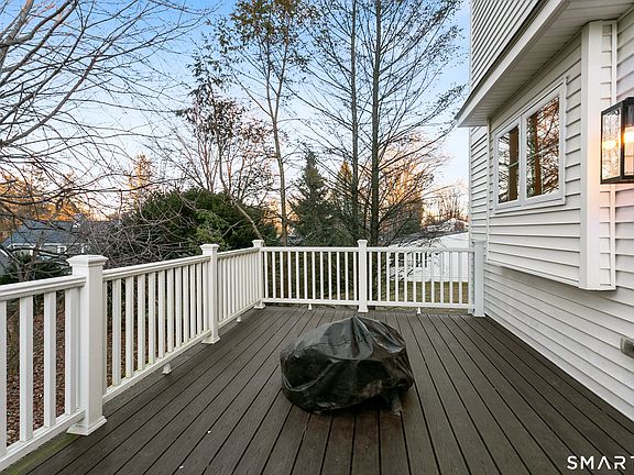 4th image of 210 High Ridge Ave