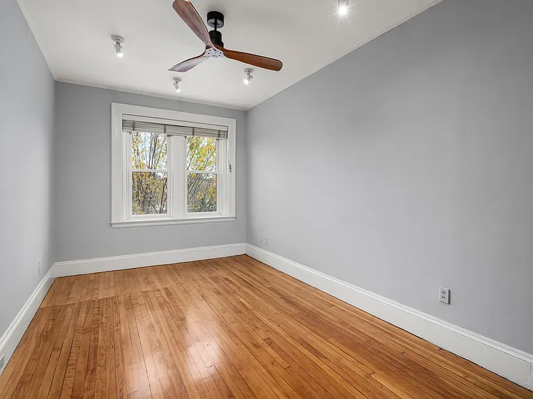 1011 Beacon St #4 — Photo 7