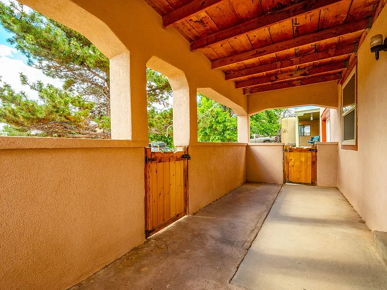2911 Avenida Alamosa — Photo 4
