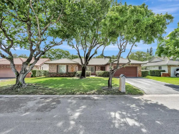295 NW 107th Ave, Coral Springs, FL 33071