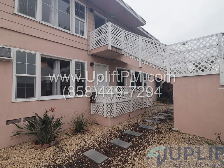 4833 Castle Ave — Photo 40