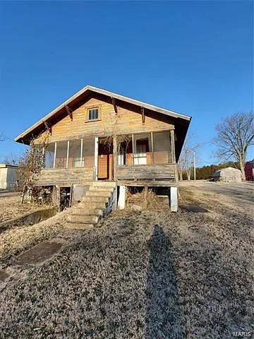 705 Beatrice St photo 1