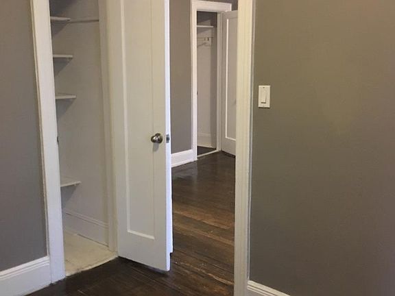 5th image of 219 Dekalb Ave APT 2
