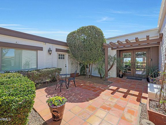 4th image of 2227 E GLENN Drive