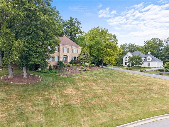 2nd image of 6306 Midsummer Ln