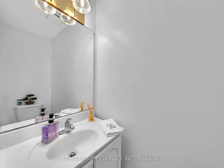 47 Wishford Dr — Photo 16
