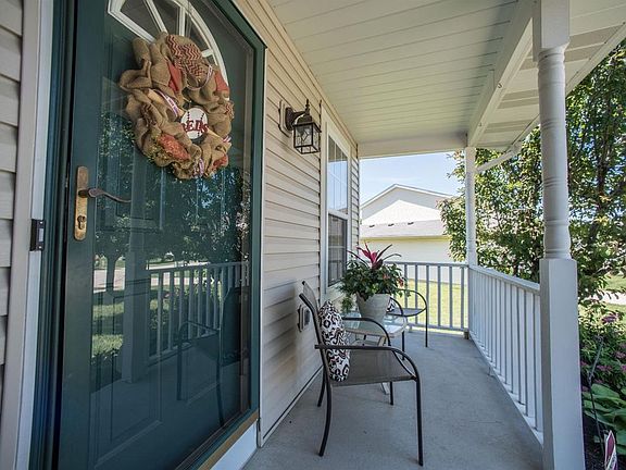 3rd image of 3055 James Pl