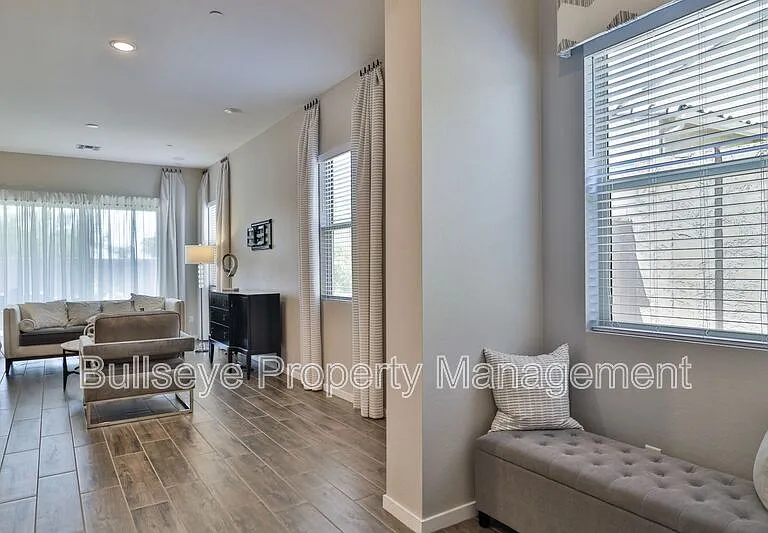 2152 N 141st Ave — Photo 5