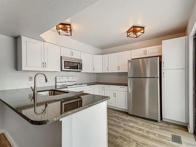 2665 S Xanadu Way #D — Photo 11