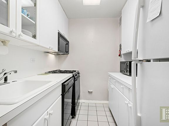 4th image of 392 Central Park W APT 2H