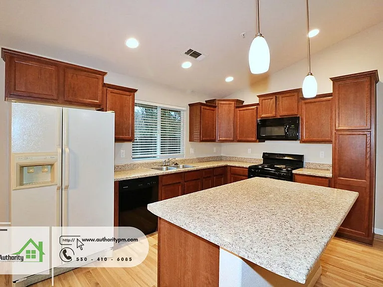 2381 Yellow Finch Way — Photo 10