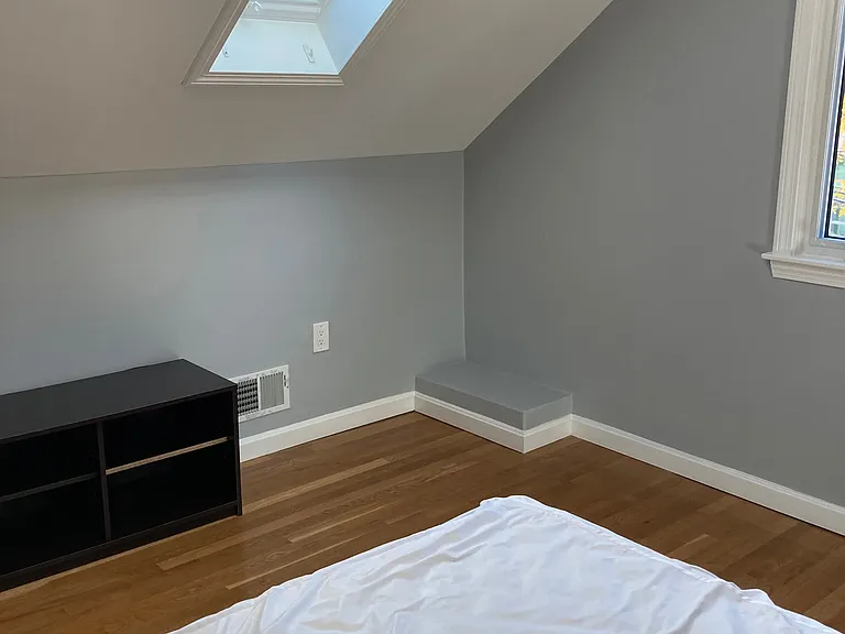 16 Aberdeen Ave #16 — Photo 9