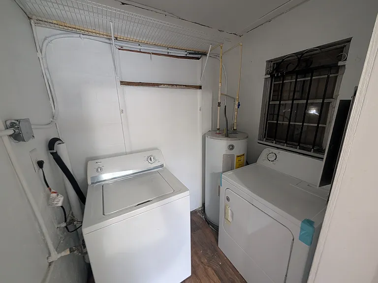 4223 W Laurel St — Photo 16