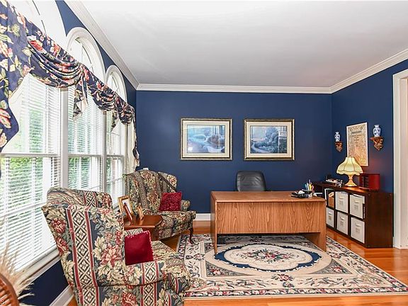 4th image of 3120 Lodge Dr