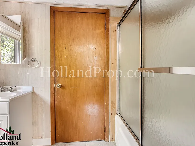 9601 SW 42nd Ave — Photo 8