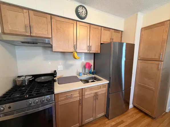 124 Sutherland Rd APT 1, Brighton, MA 02135