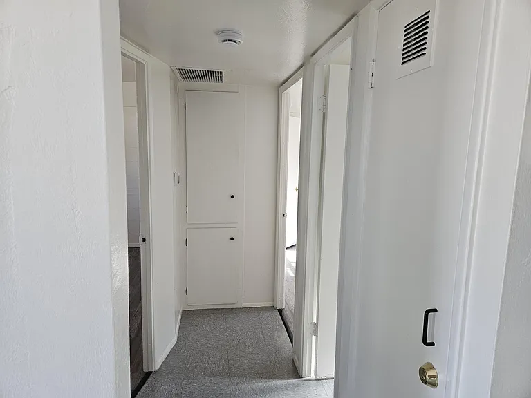 3240 E Towner St — Photo 5