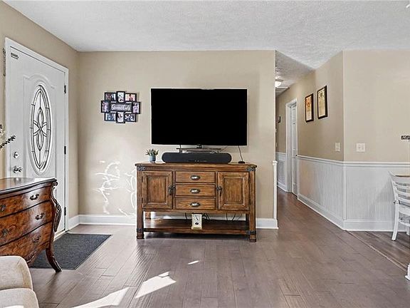 4th image of 162 Oak Ridge Pl