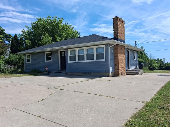 2nd image of 2716 Ridgemoor Dr SE