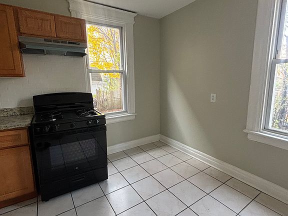 2nd image of 83 22nd St Floor 2