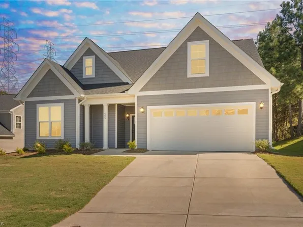 665 Spruce Garden Ct, Rural Hall, NC 27045