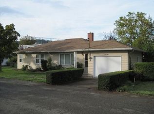 450 NE Sterling Dr, Roseburg, OR 97470