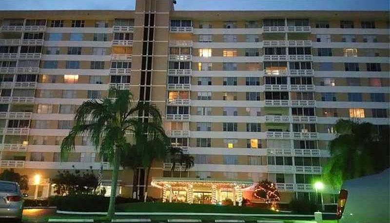 1st image of 4400 Hillcrest Dr APT 610