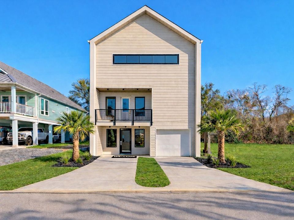 1st image of 701 Pine Rd